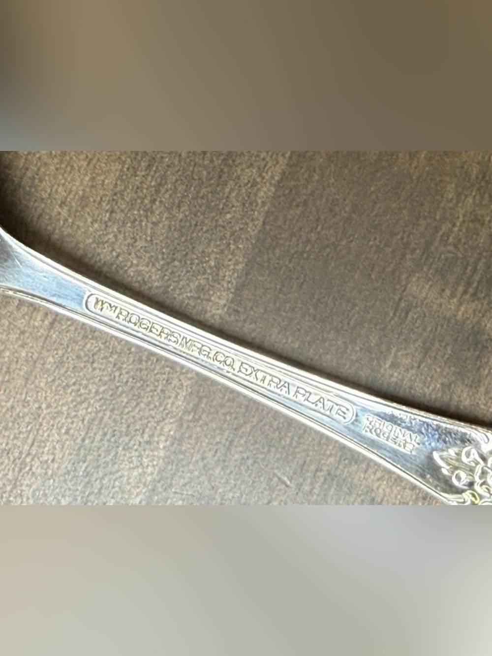 WM Rogers Grand Elegance Extra Plated 2
Pieces Serving Spoon & Fork - Picture 4 of 5